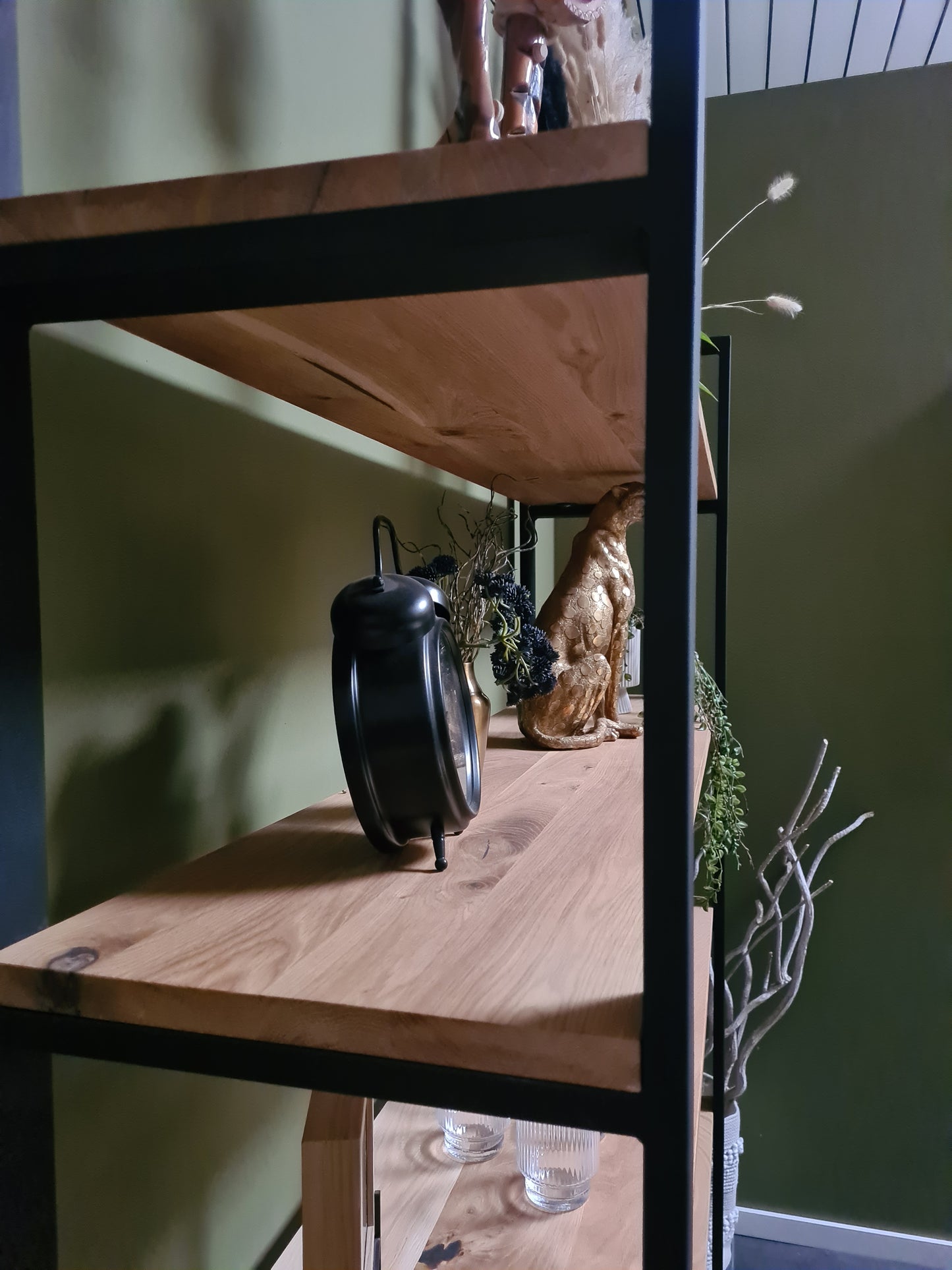 Standregal (Rex) Eiche Massivholz 5 Holzfächer Metallgestell schwarz