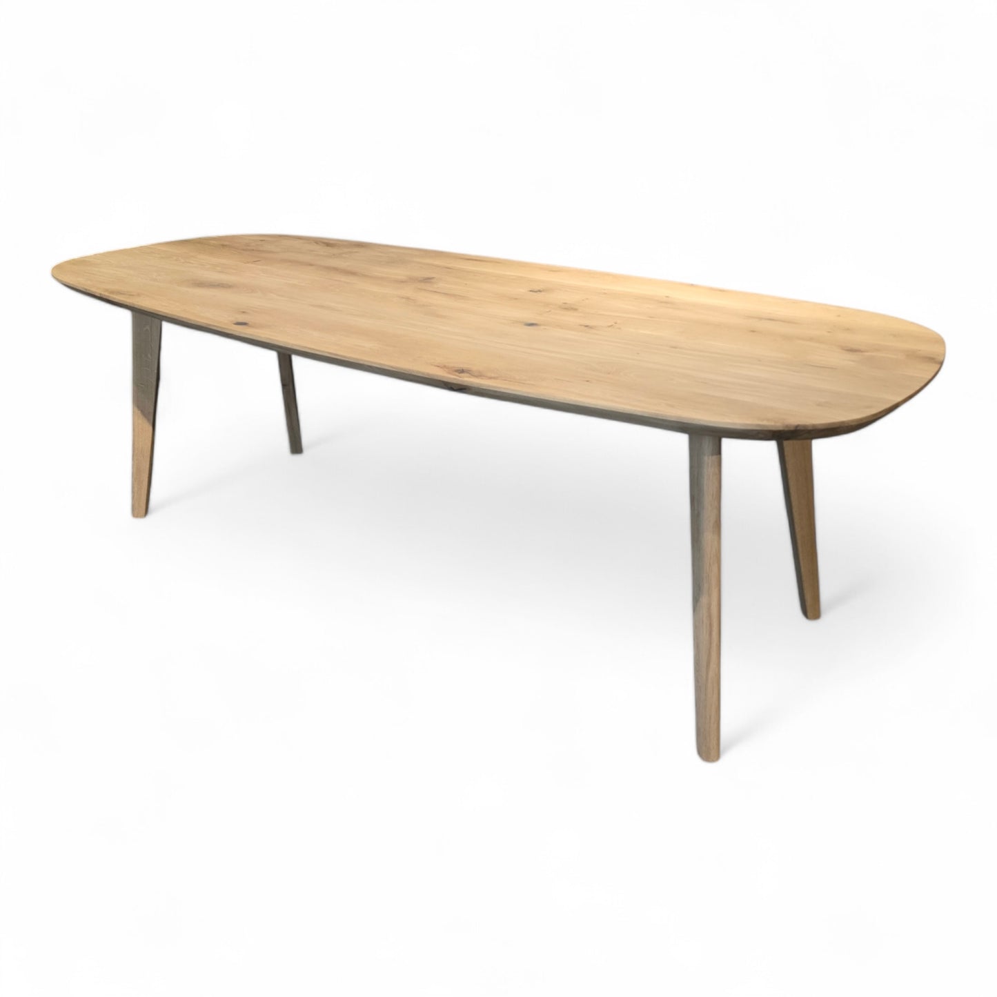 Detailansicht Tischkante in Schweizer Form und gebürsteter Wildeiche-Oberfläche