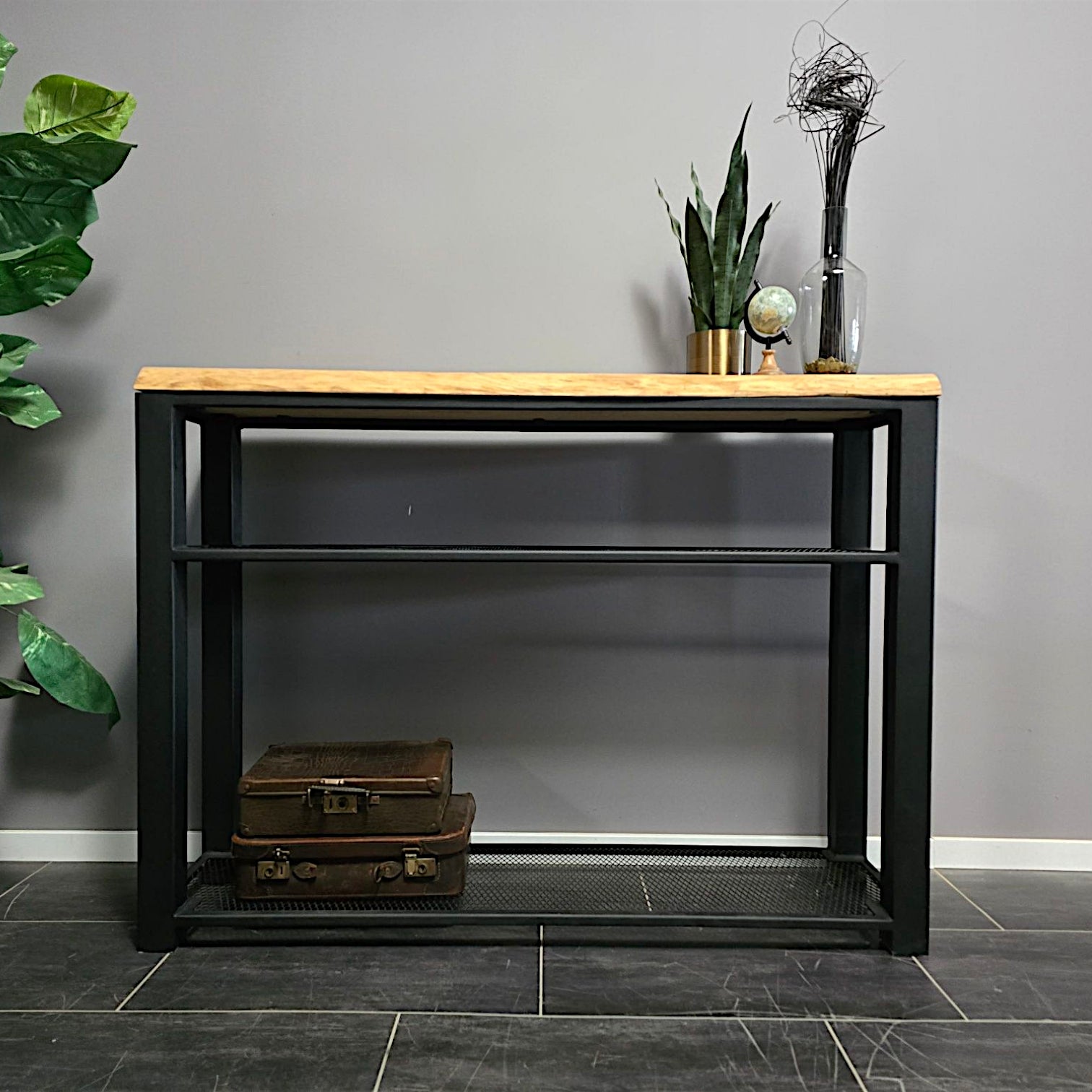 Massive Design-Konsole aus Eiche mit schwarzem Stahlrahmen im Industrial-Stil – modernes Loft-Möbel von Table Faible
